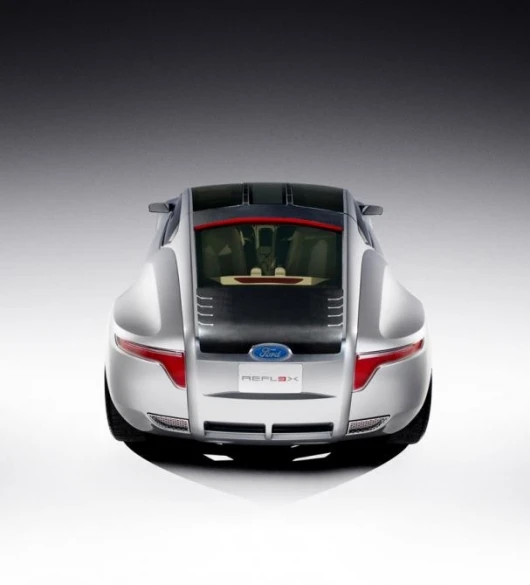 The Ford Reflex concept showcases exposed low-voltage circuitry on the roof glass and rear hatch.