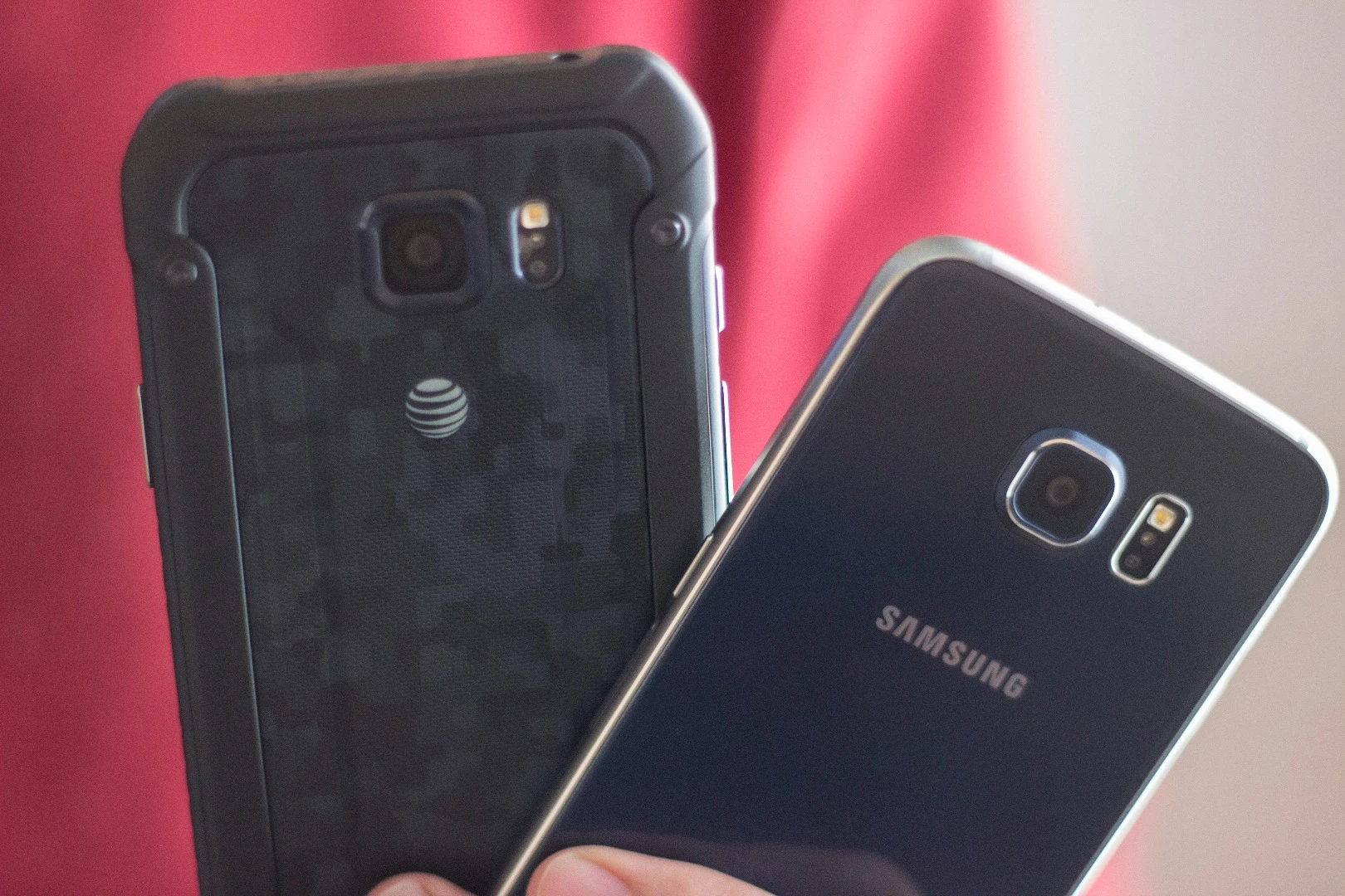 Galaxy S6 Active (left) with the standard Galaxy S6