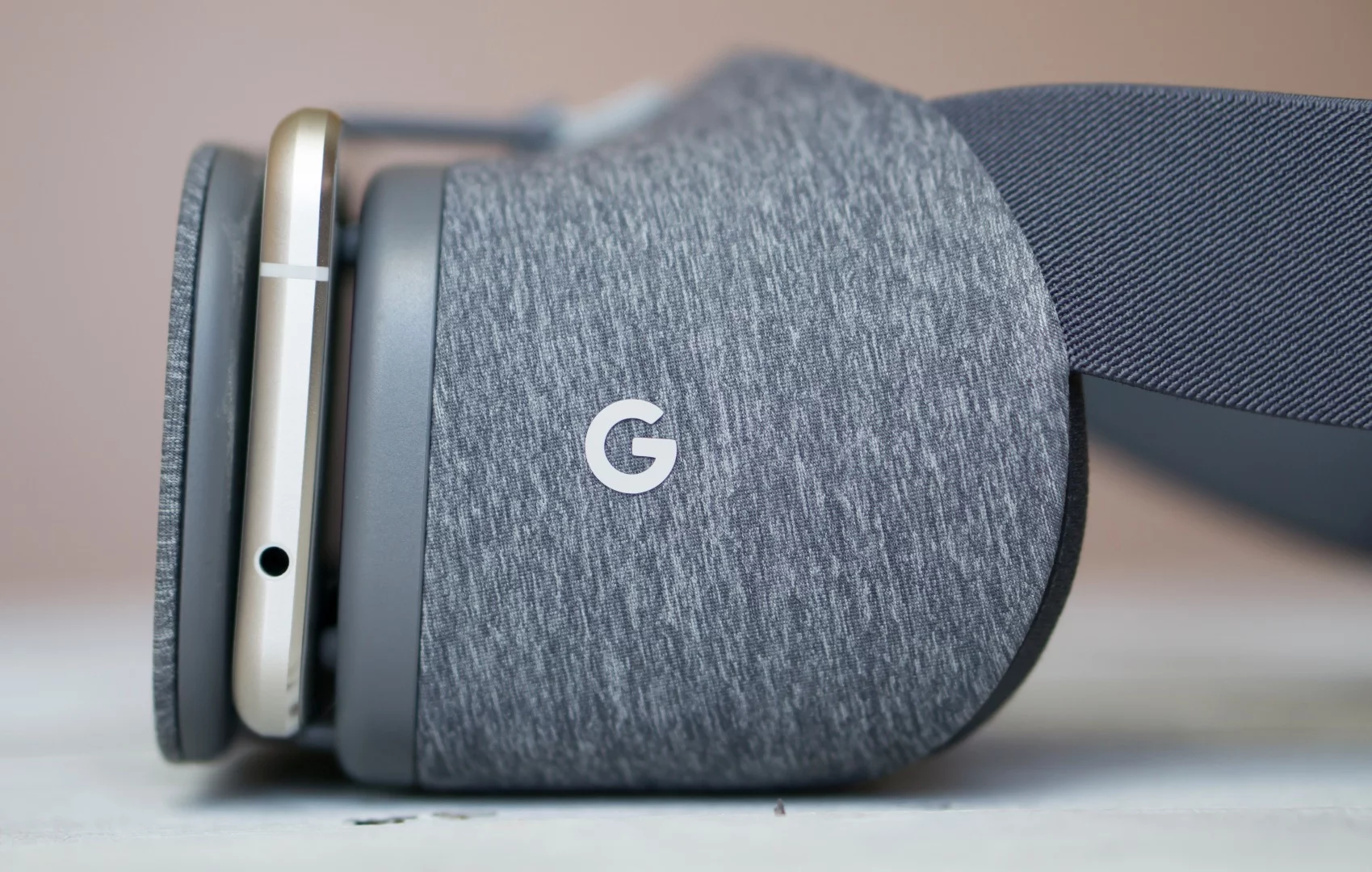 Profile of Daydream View