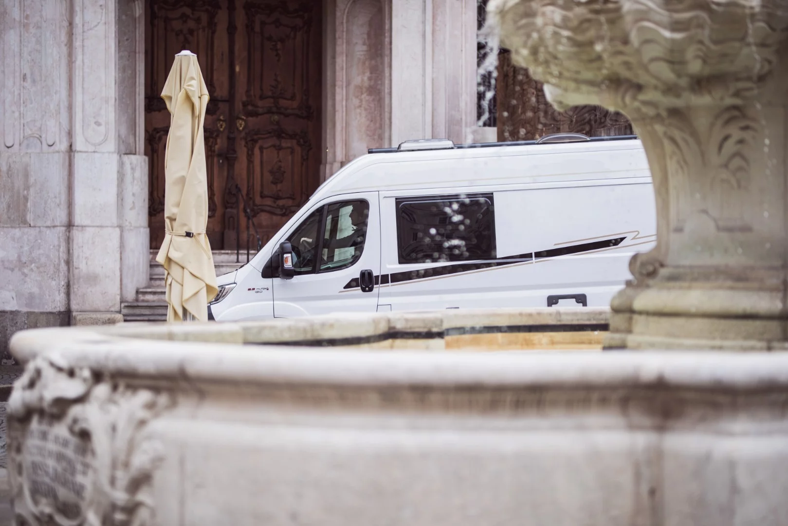 The Vlow isn't as tiny as some of the mini-campervans we've been looking at lately, but it's designed to be compact enough for city streets