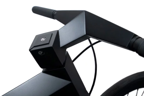 The X-9 Nighthawk's custom carbon fiber stem and handlebars