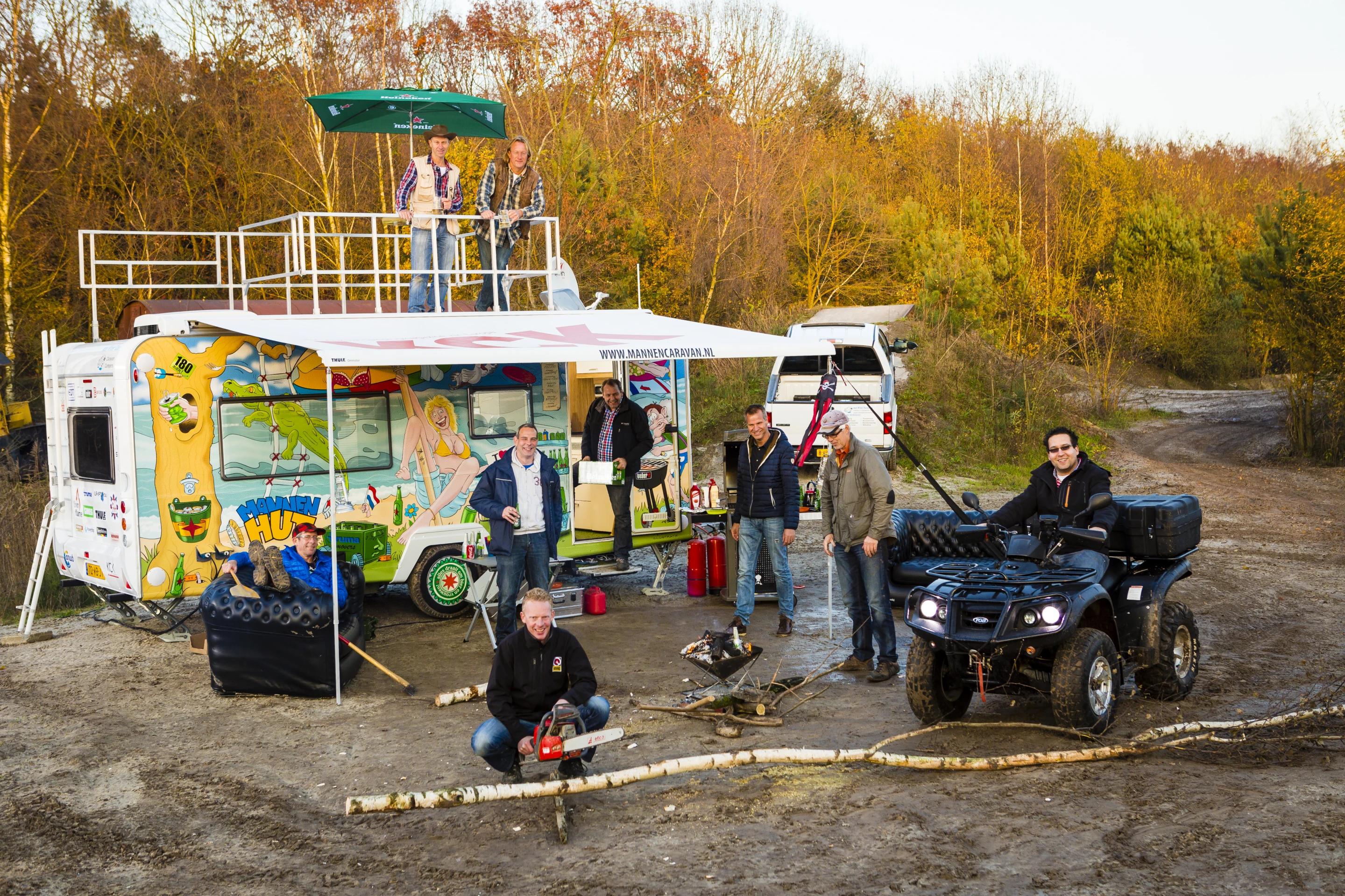 On location with the Mannen Caravan