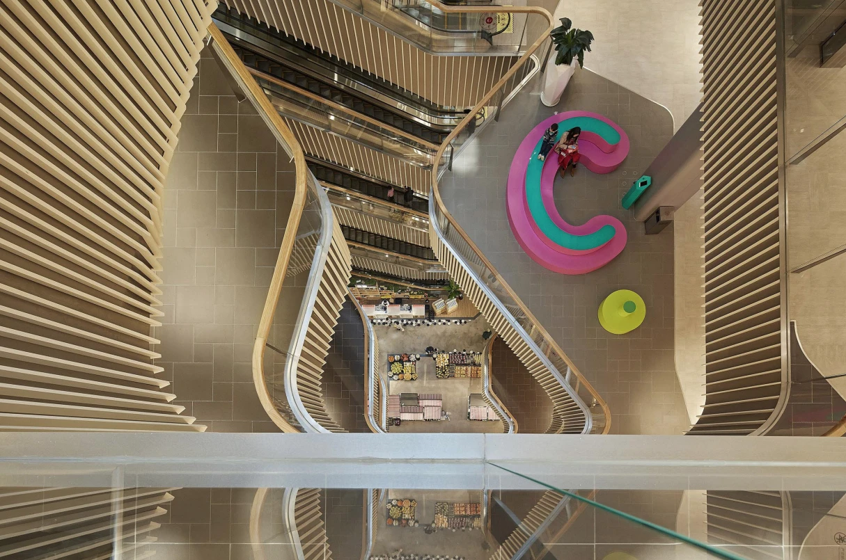 Lane 189 in Shanghai, China earned a "Special prize for an Interior Shopping Malls" at the 2018 Prix Versailles World Architecture Awards