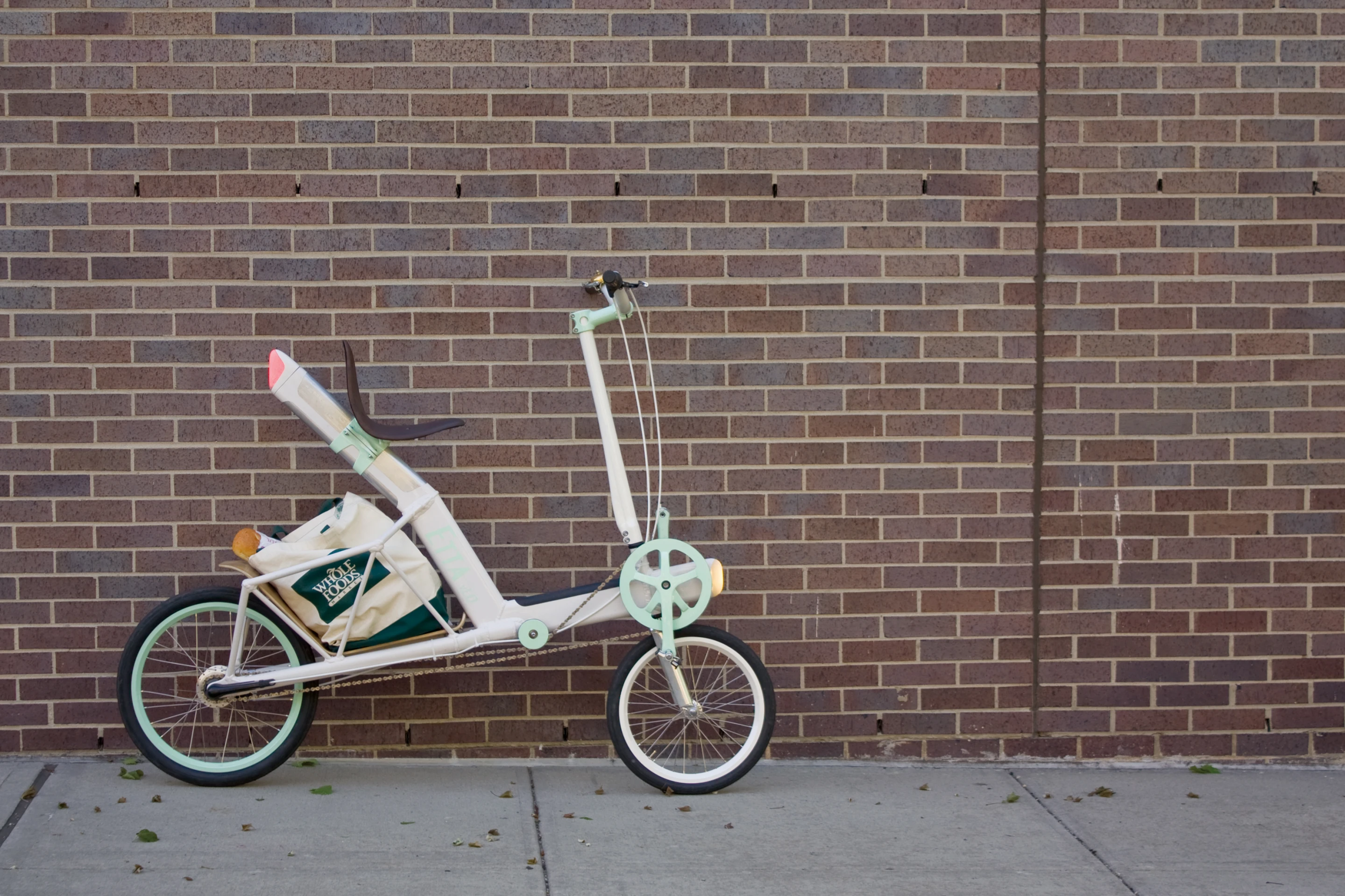 The Etta semi-recumbent cargo bike designed by Nick Foley