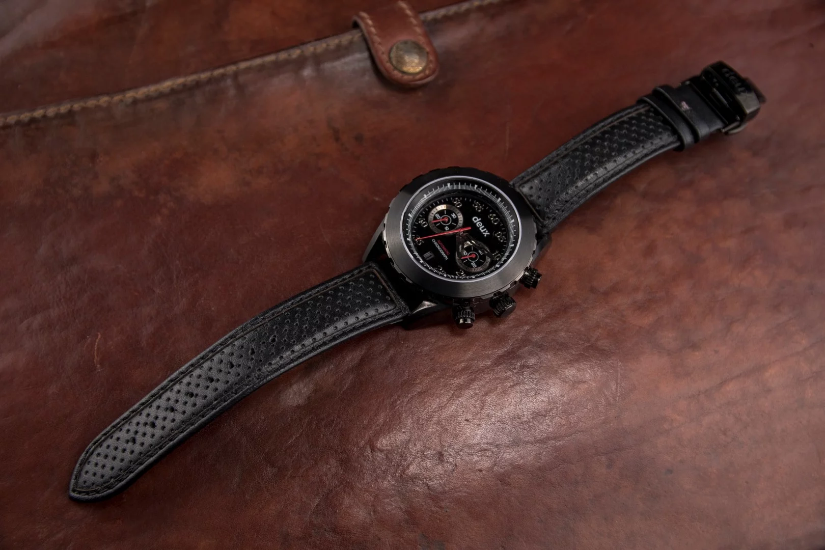 The Deus Collection offers an Italian leather strap