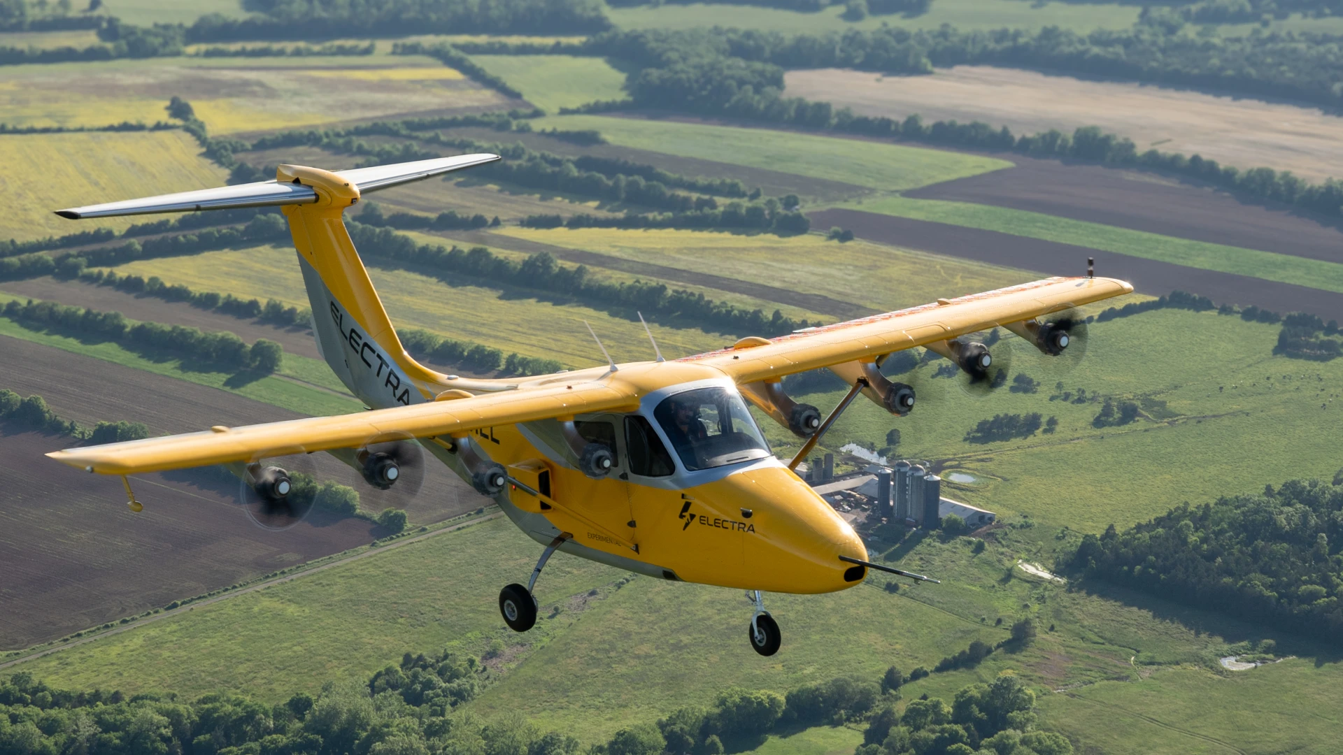 El2 Prototype Hybrid-electric STOL aircraft aces public demo flights