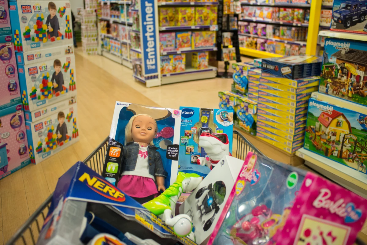 Gizmag looks at the best tech toys to see what Santa should be putting in his shopping trolley (Photo: Simon Crisp/Gizmag.com)