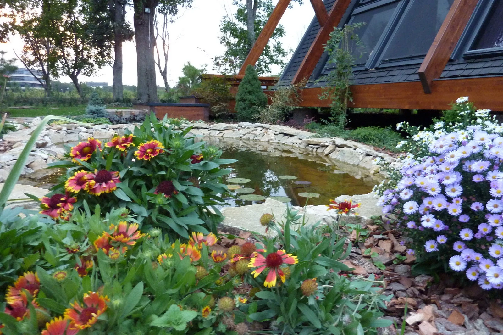 A garden pond and swimming pool can be incorporated into the design