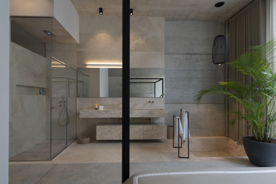 Casa B's master bathroom