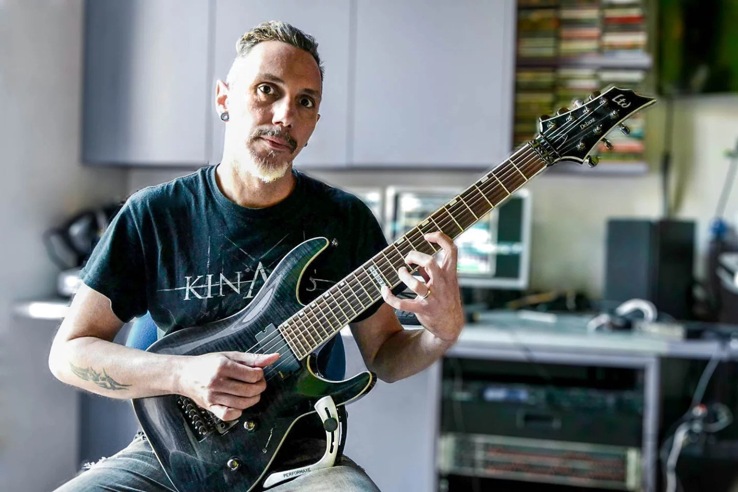 The Performaxe looks a good fit for shredders looking for the neck to be raised for optimum access to the fretboard