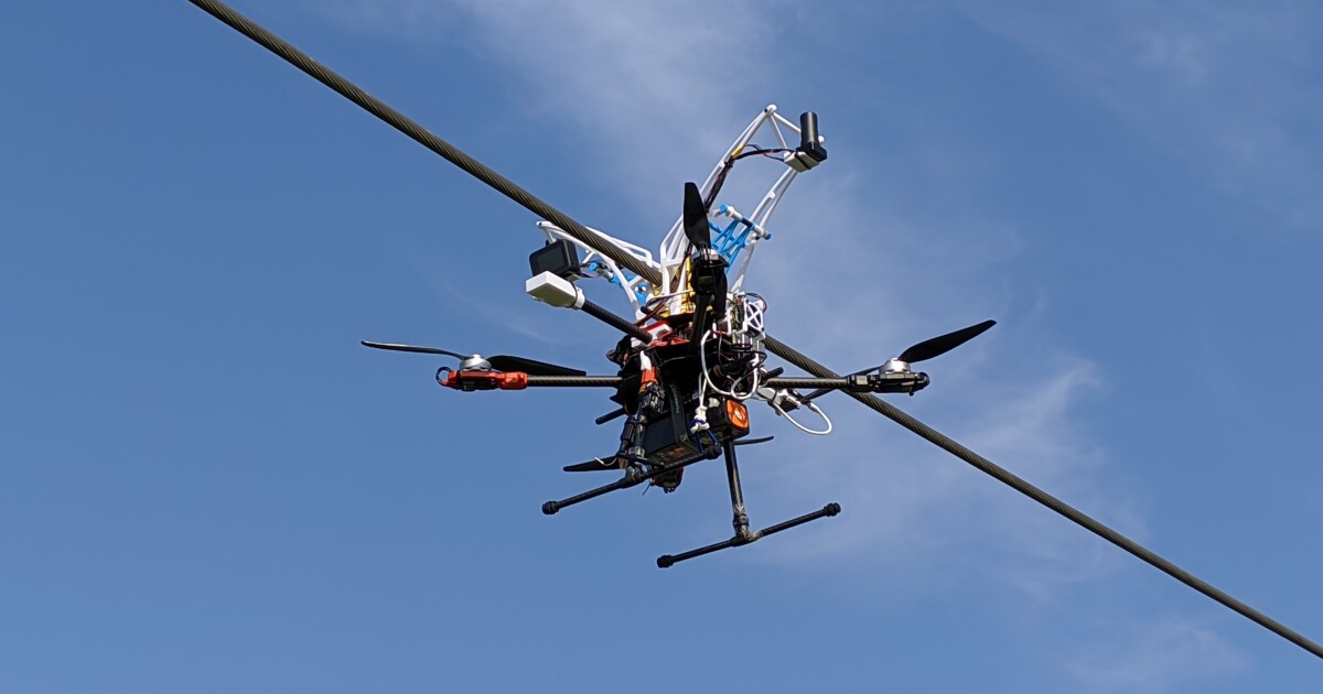 Video: Crafty quadcopter sits on power lines to recharge