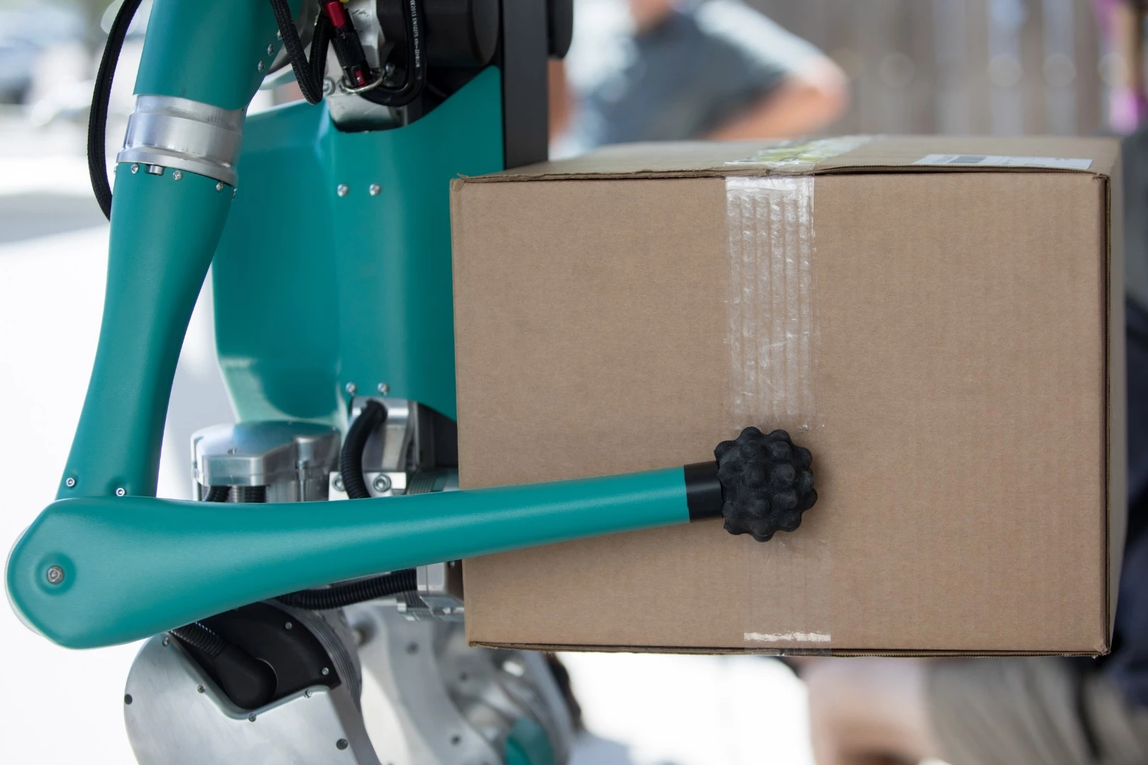Digit can transport packages weighing up to 40 lb