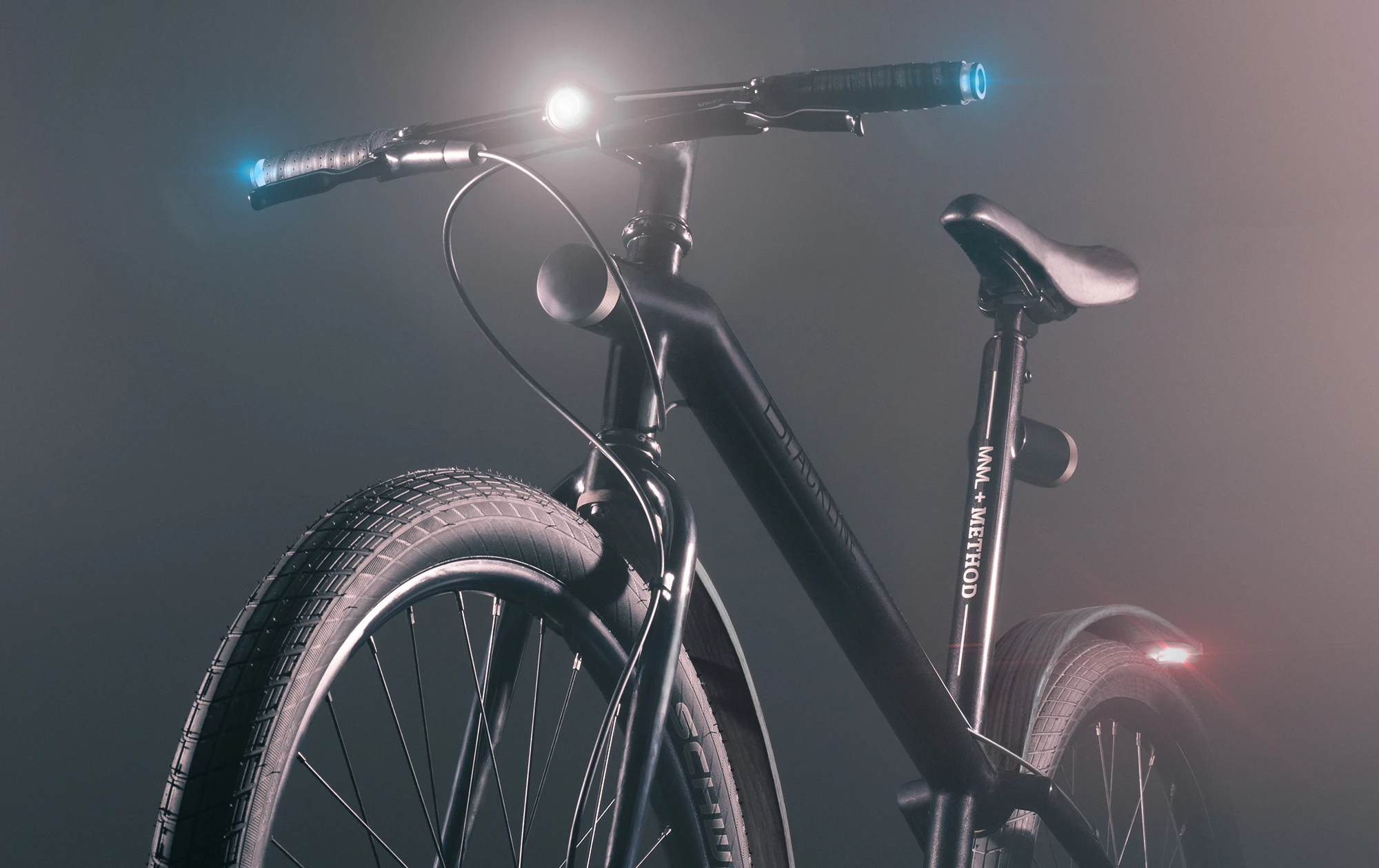 The Helios features a headlight, turn indicators, a USB charging port, plus GPS navigation and location tracking capabilities