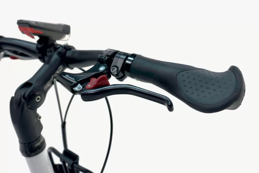 Parking-brake devices built into the tilt-blocking and front brake levers keep the Tris Bike from rolling away or tilting over when left unattended, so no kickstand is necessary