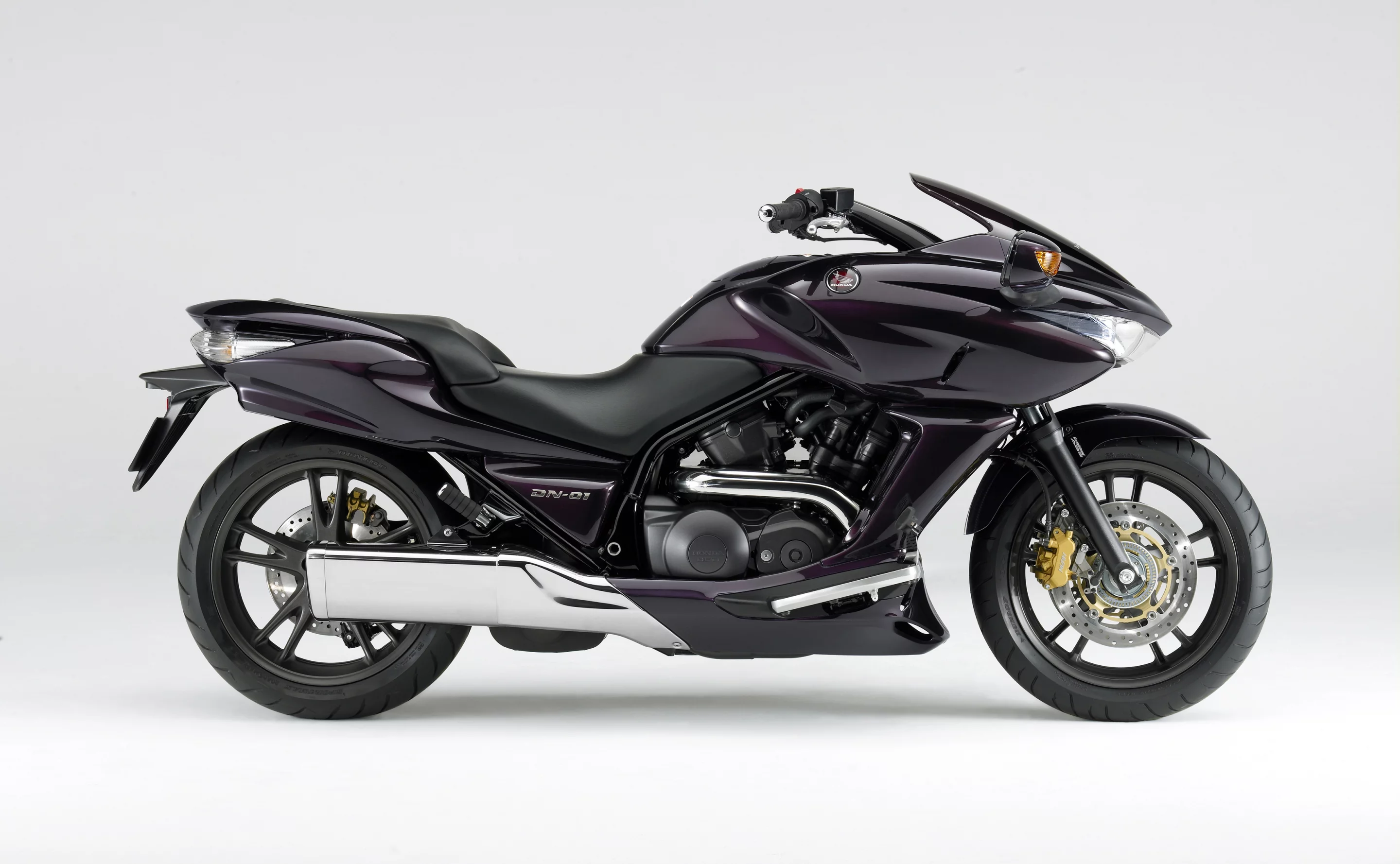 Like the Honda NM4, Honda's DN-01 had a very low seat height as can be seen from this image taken at the bike's launch