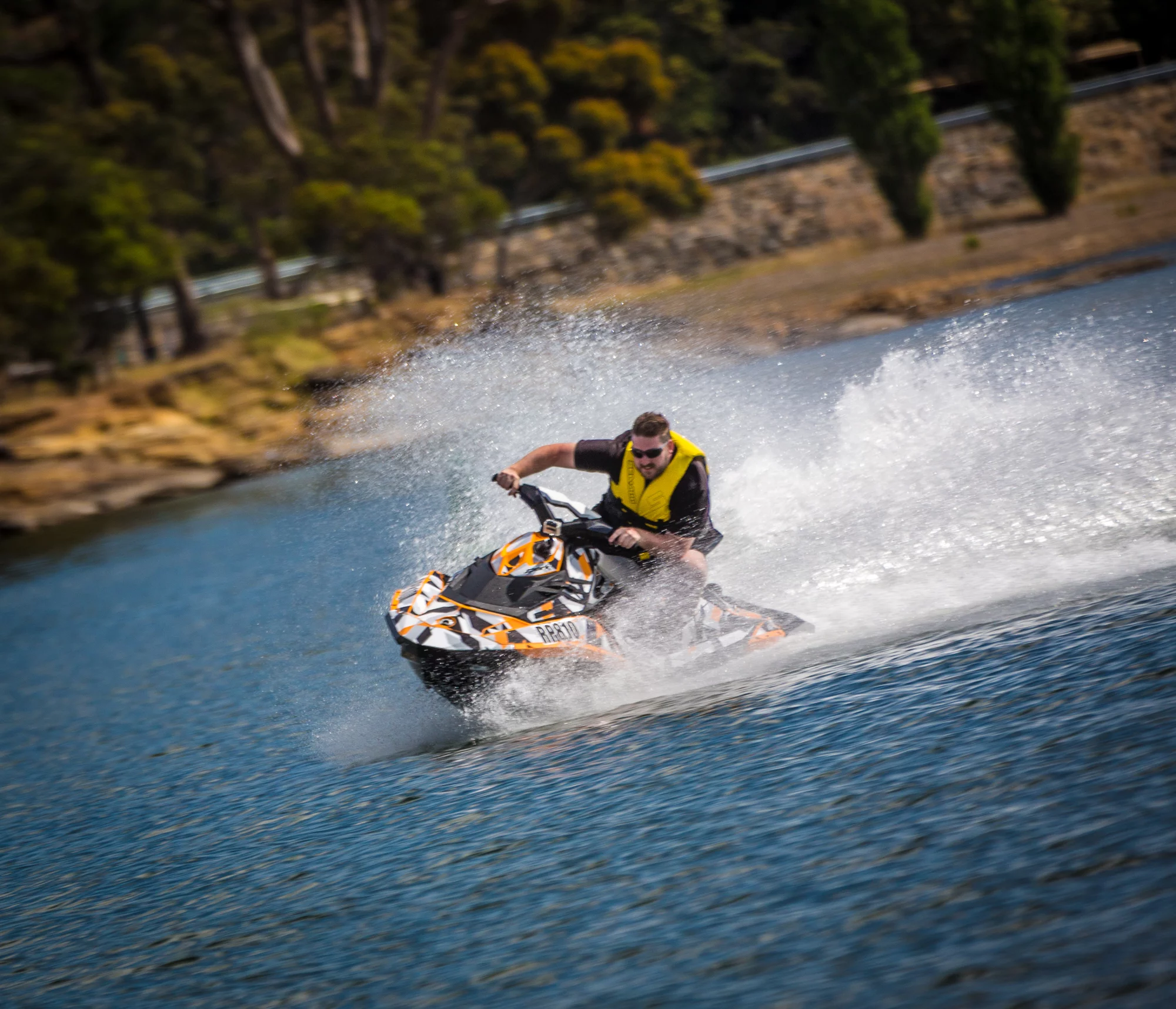 Gizmag's Loz Blain comes to grips with the Sea-Doo Spark (Photo: Noel McKeegan/Gizmag.com)