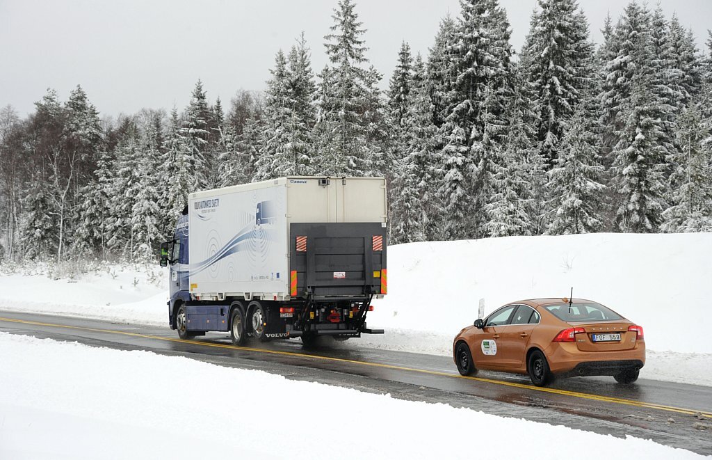 SARTRE road train project (Image: Volvo)