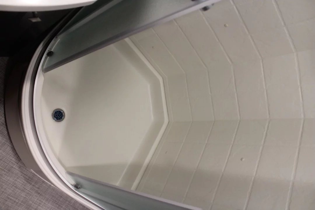 Not a great angle, but it at least provides an idea of the shower size