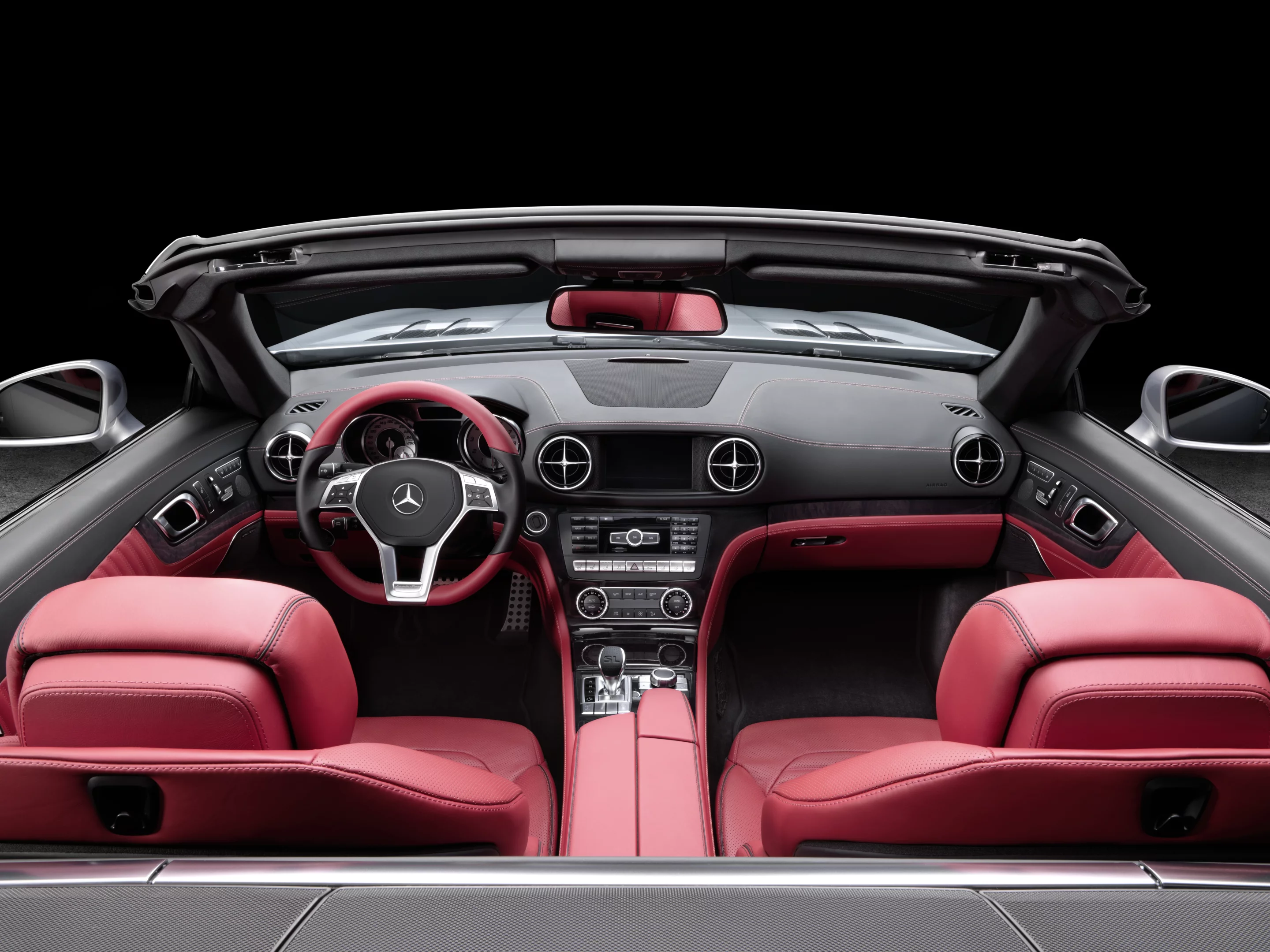 The new SL class has come a long way from its 1950s racing origins (Photo: Mercedes-Benz)
