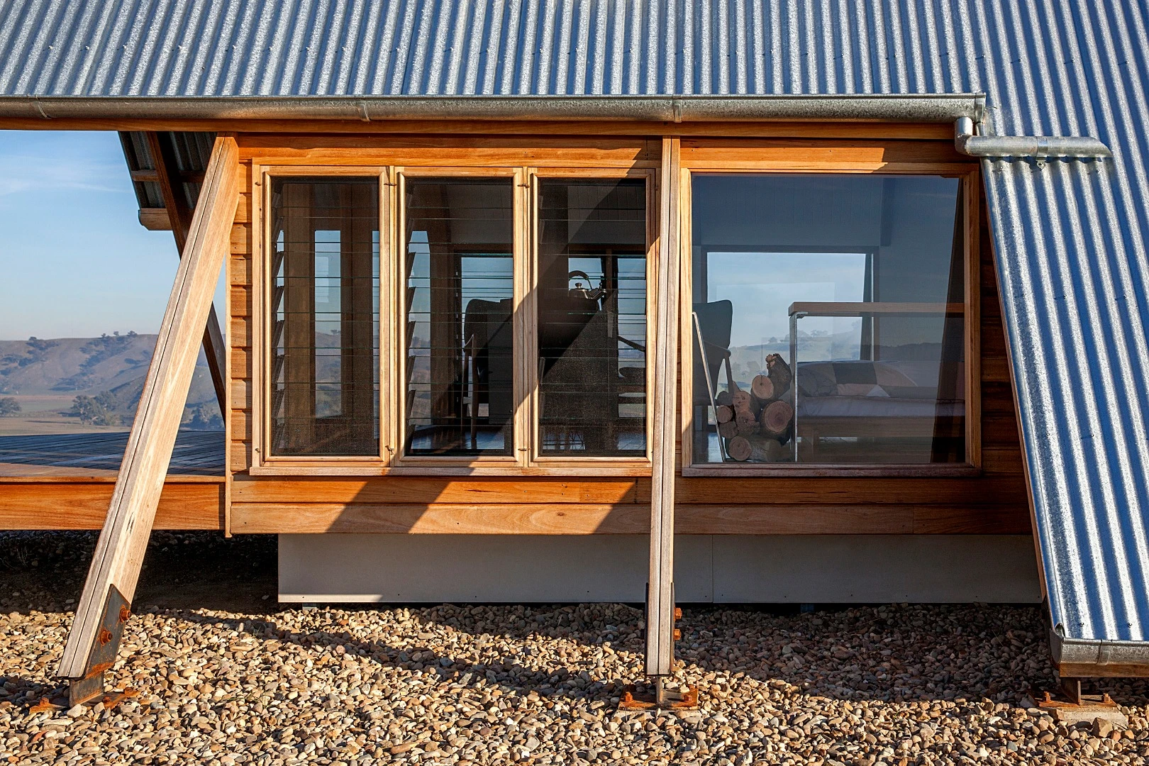 JR's Hut is finished in corrugated iron that rests on a solid hardwood frame crafted from locally sourced Silvertop Ash