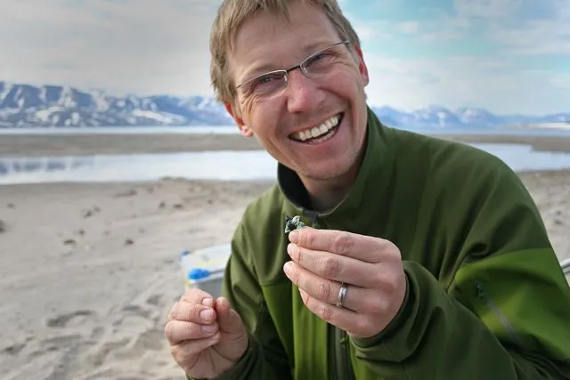 Carsten Egevang of The Greenland Institute of Natural Resources with the first geolocator ever retrieved from an Arctic tern
