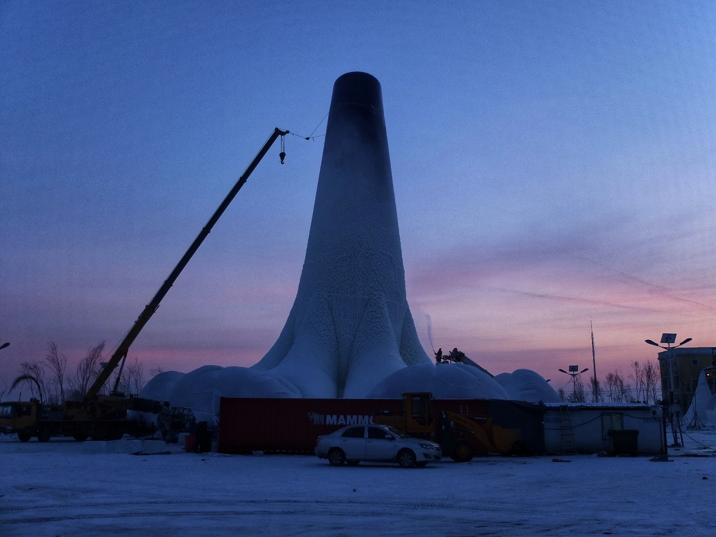 The Flamenco Ice Tower's walls have an average thickness of just 25 cm (9.84-in)
