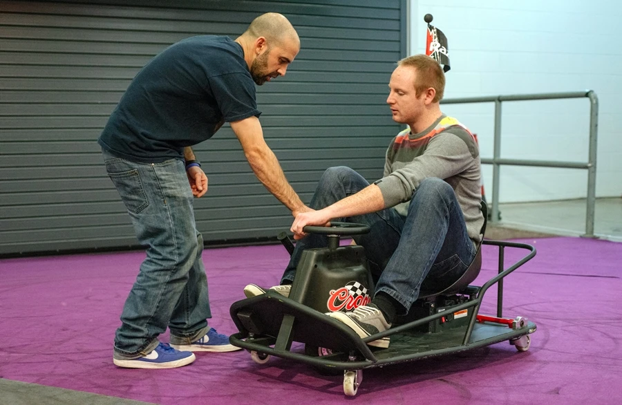 Crazy Cart XL inventor Ali Kermani explains the basics (Photo: Gizmag/Stu Robarts)