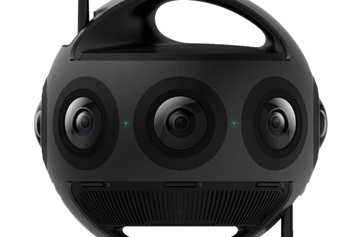 Eight micro 4/3rds sensors around the outside give the Insta360 Titan some very powerful imaging capability