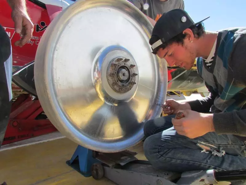 The Eagle runs on solid billet aluminum wheels that reduce rolling weight but also negate concerns with rubber tires and associated centrifugal forces at mach speeds