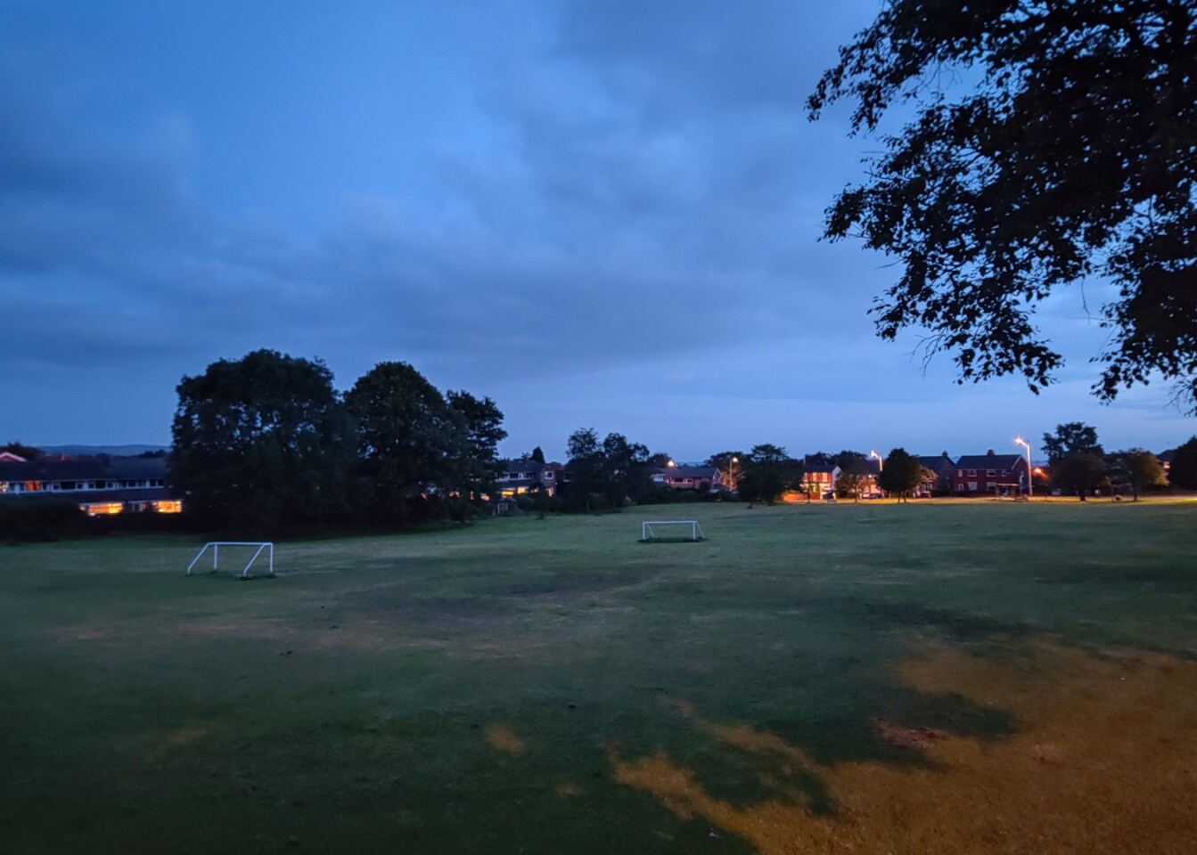 The Nightscape mode on the OnePlus 7 Pro can result in a real improvement in low light situations, but the camera needs to be steady for a second or two