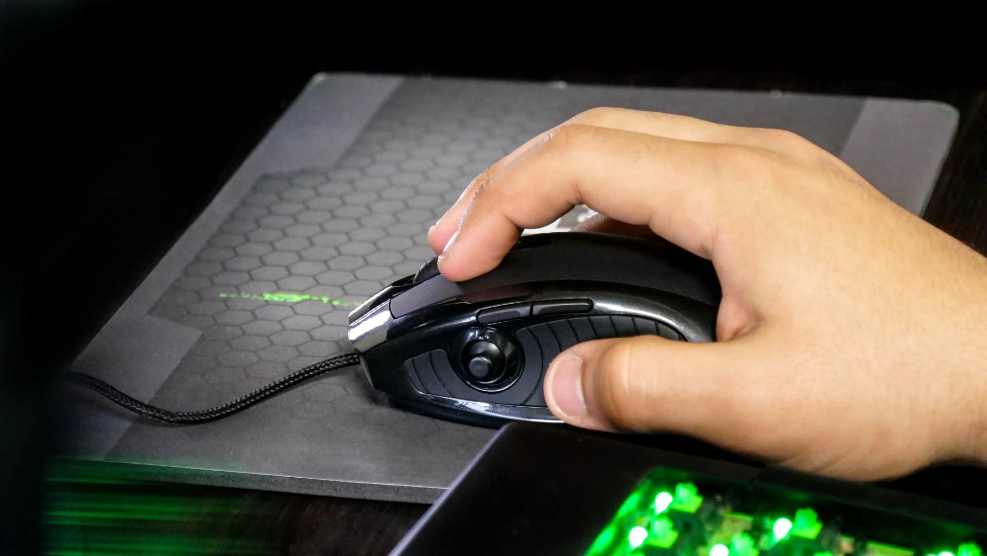 The Lexip 3D mouse is a weird hybrid of a gaming mouse, joystick and controller