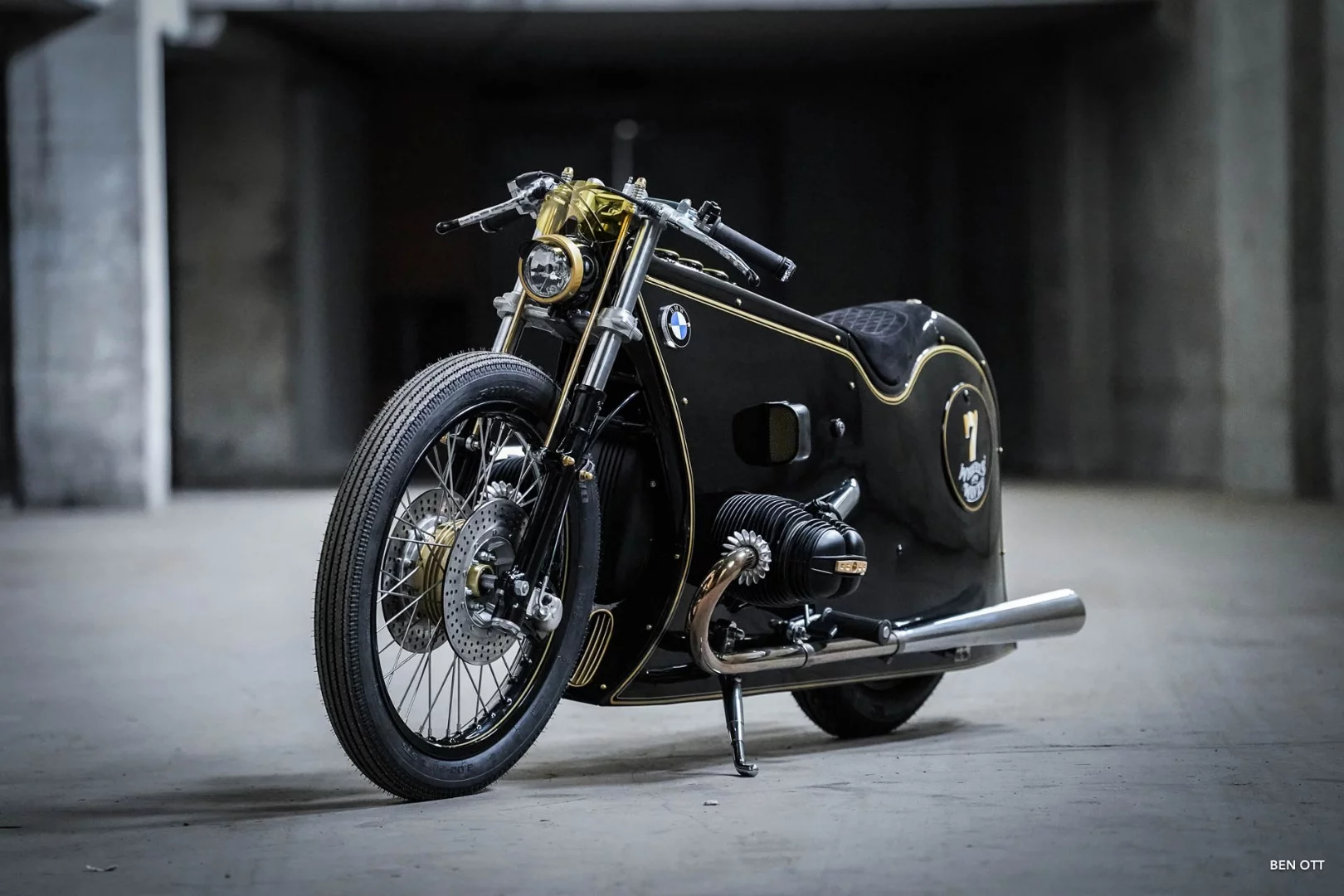 Black Phantom: smooth as silk