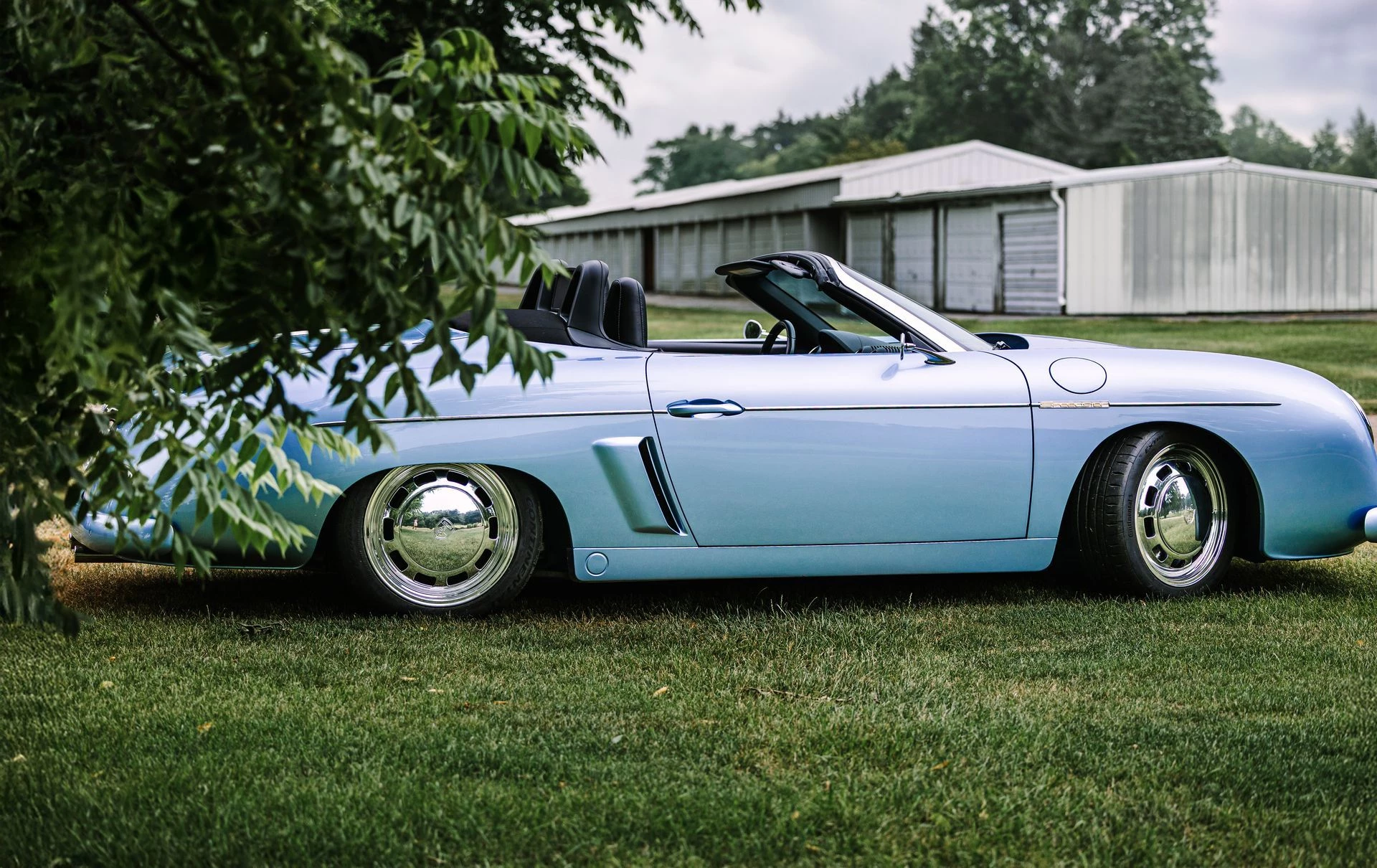 Stärke Motors offers several wheel options for the Speedster