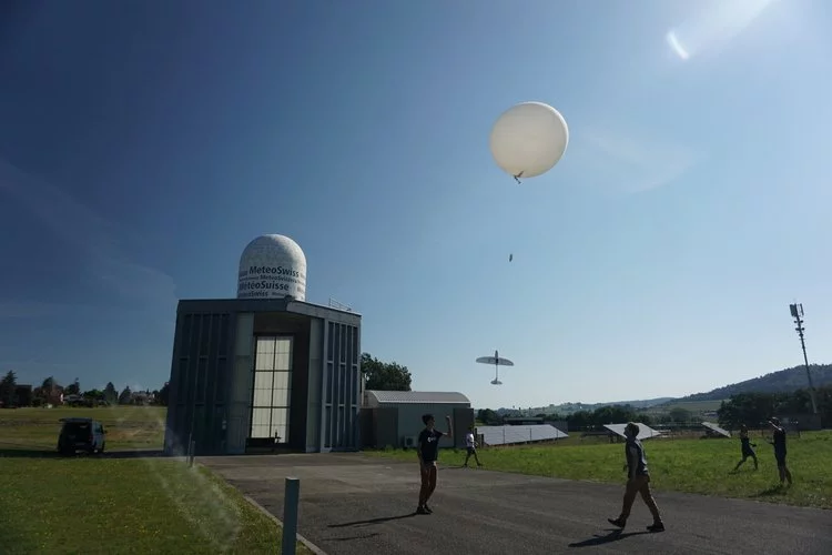 A glidersonde heads out on a test flight
