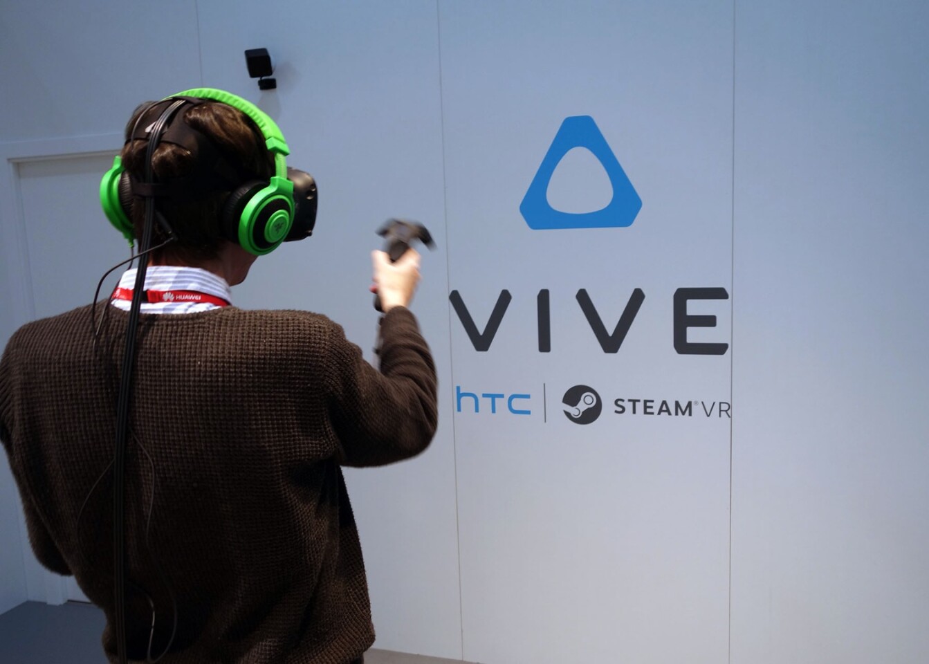 The Vive controllers are comfortable, versatile and easy to use, letting you interact with virtual worlds