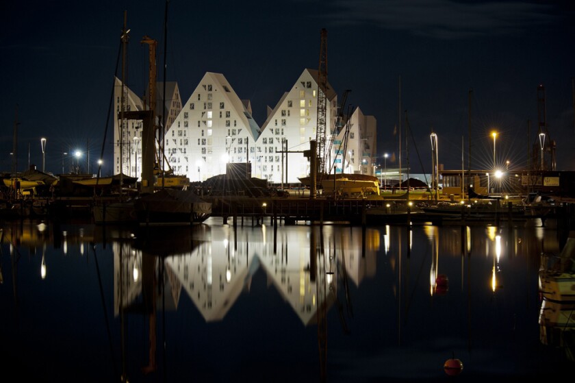 At night the shape and stature of Isbjerget is even more striking than during the day