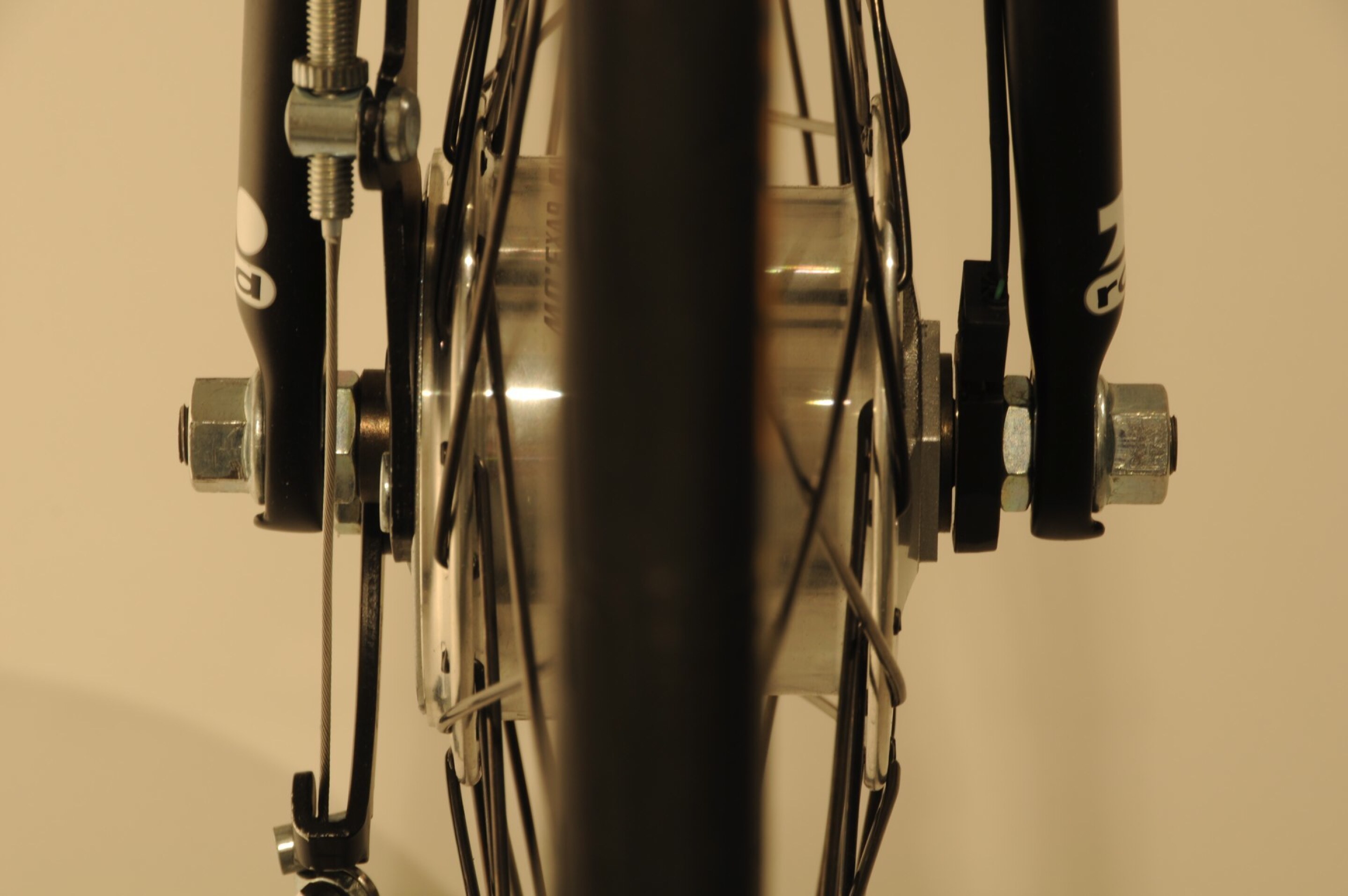 Electronically switchable chainless drivetrain developed for Alpha Bike