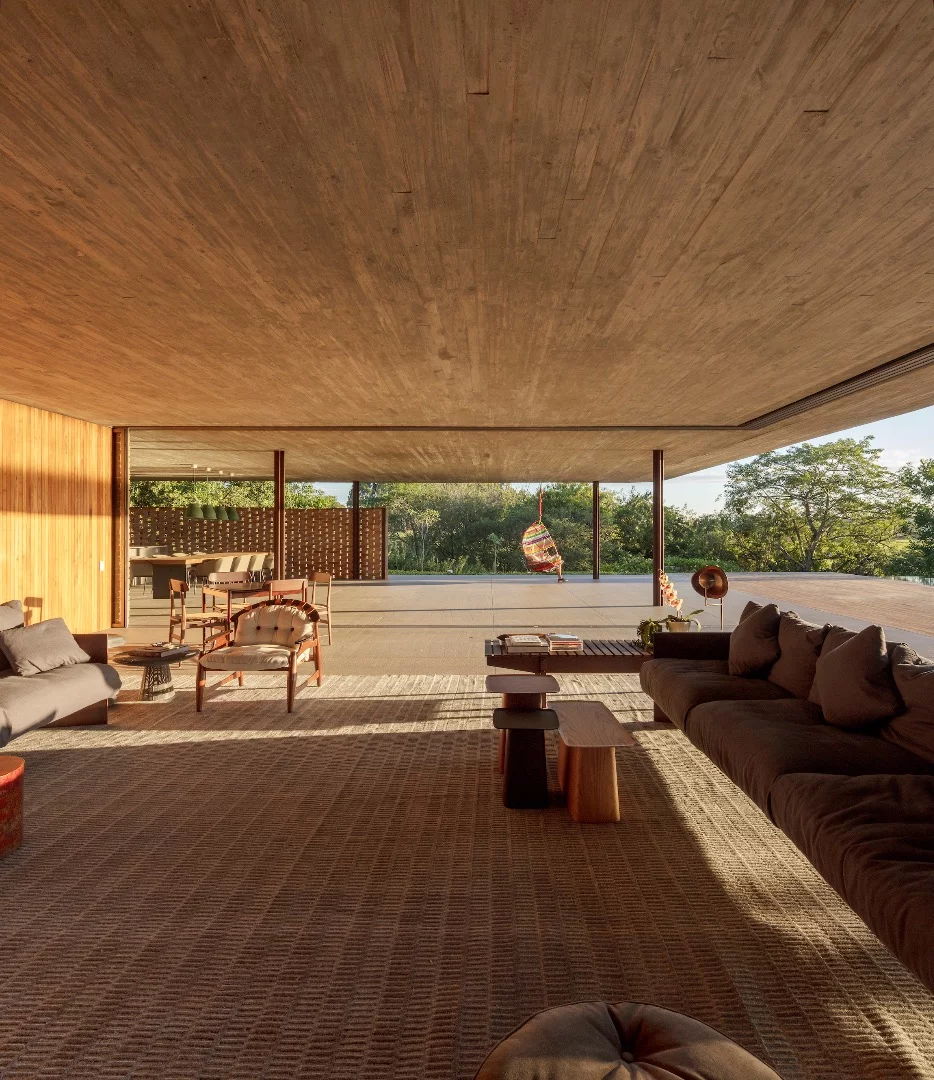 Another shot of Planar House's living room