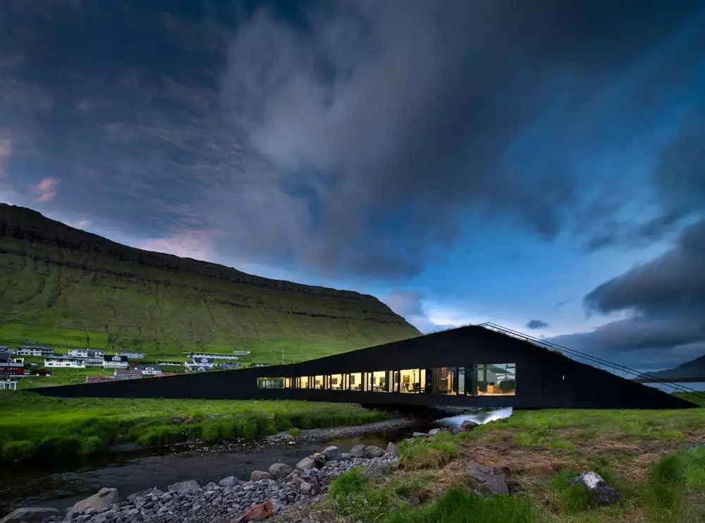 The Eysturkommuna Town Hall also serves as a grass-covered pedestrian bridge