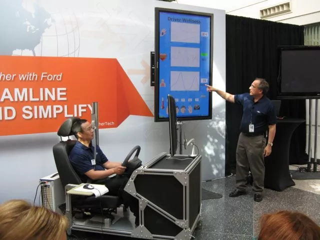 Jeff Greenberg (right) demonstrating the MyFord Touch intelligent test rig (Photo: Gizmag)