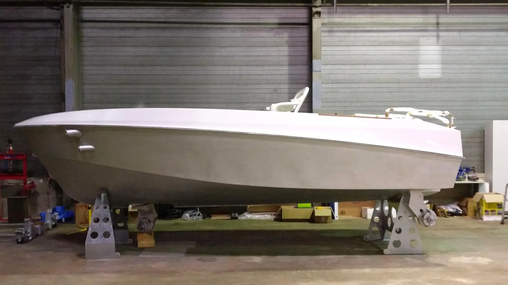 Deck to hull assembly