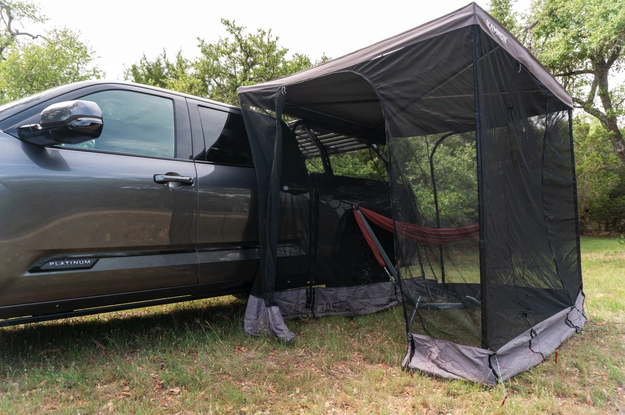 Kammok's successful Crosswing awning can now serve as a screen room