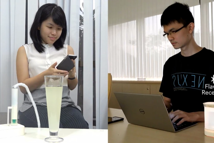 The pH sensor on the left is used to capture the flavor of a drink and transmit it to the tumbler on the right