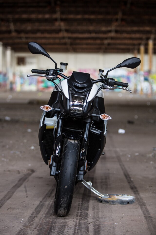 The LED headlight on the EBR 1190SX is extremely effective (Photo: Loz Blain)
