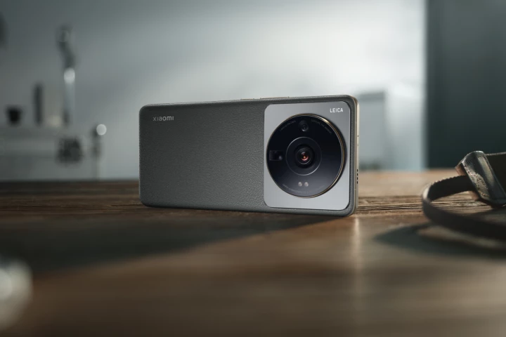 The Xiaomi 12S Ultra's triple camera array boasts Sony sensors and Leica optics