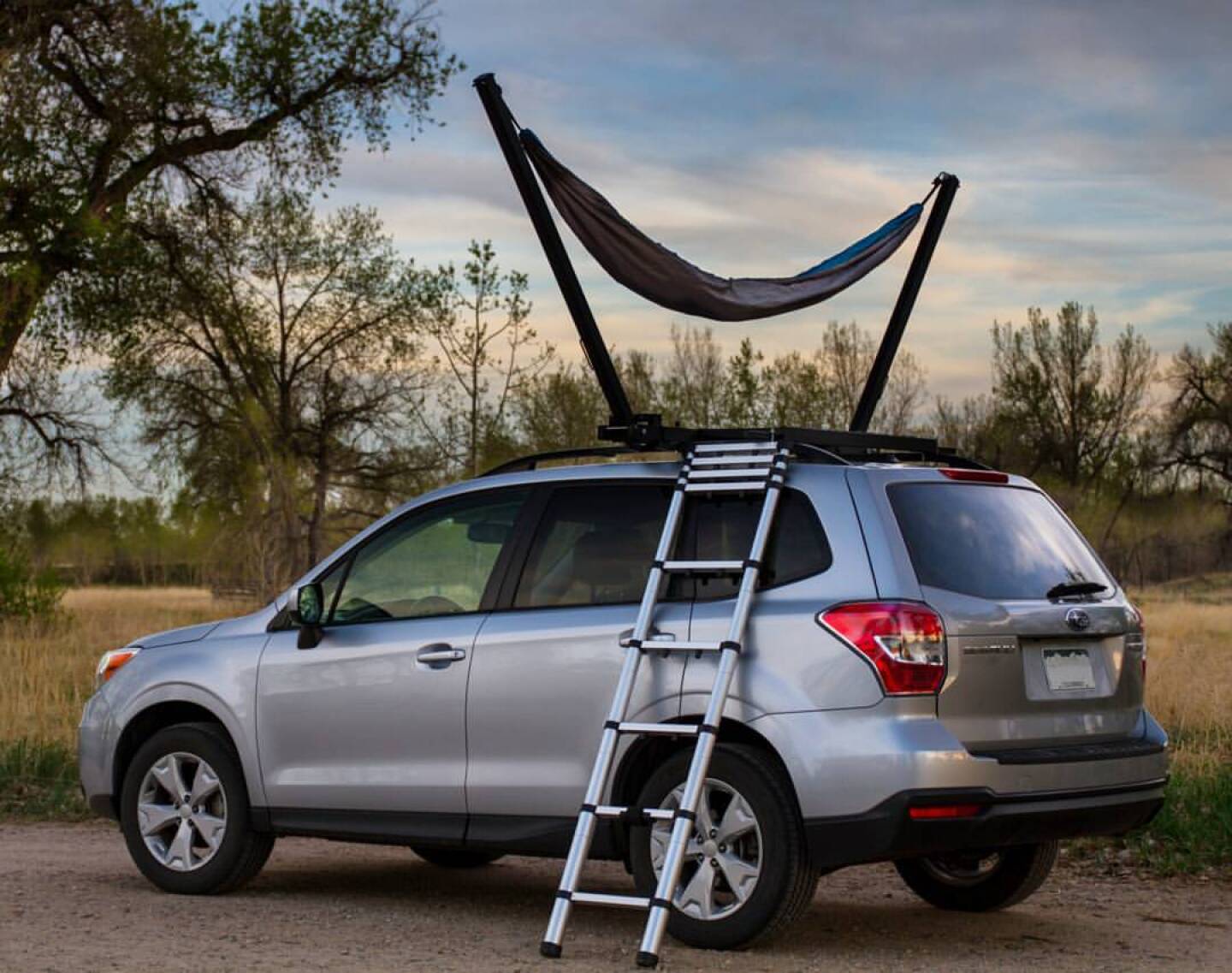 TrailNest elevates hammocks to the car roof top