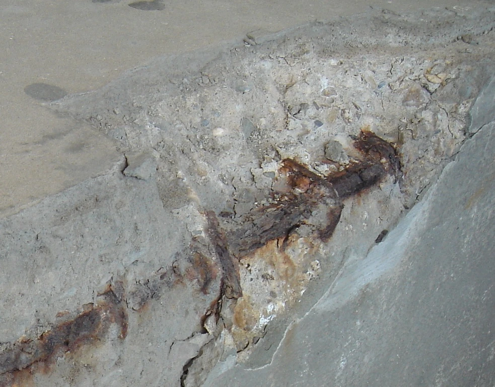 The self-healing-concrete would fill cracks and prevent decay and the corrosion of rebar (Photo: MADe/)