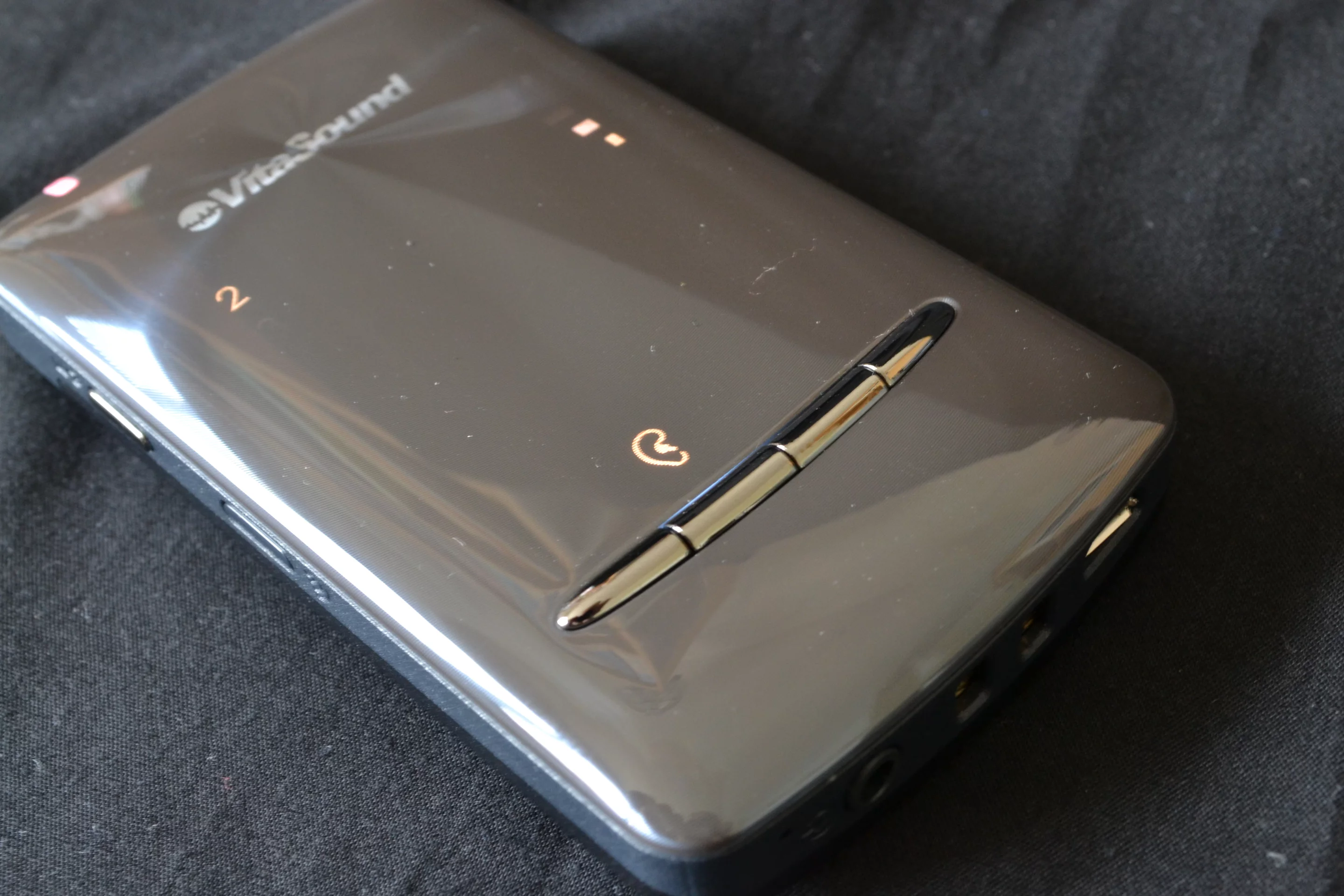 The PAE-300 handset powers into Talk mode