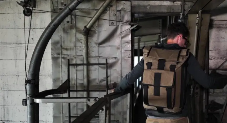 The main backpack can be equipped with a series of sleeves, pockets and cases to organize all kinds of gear