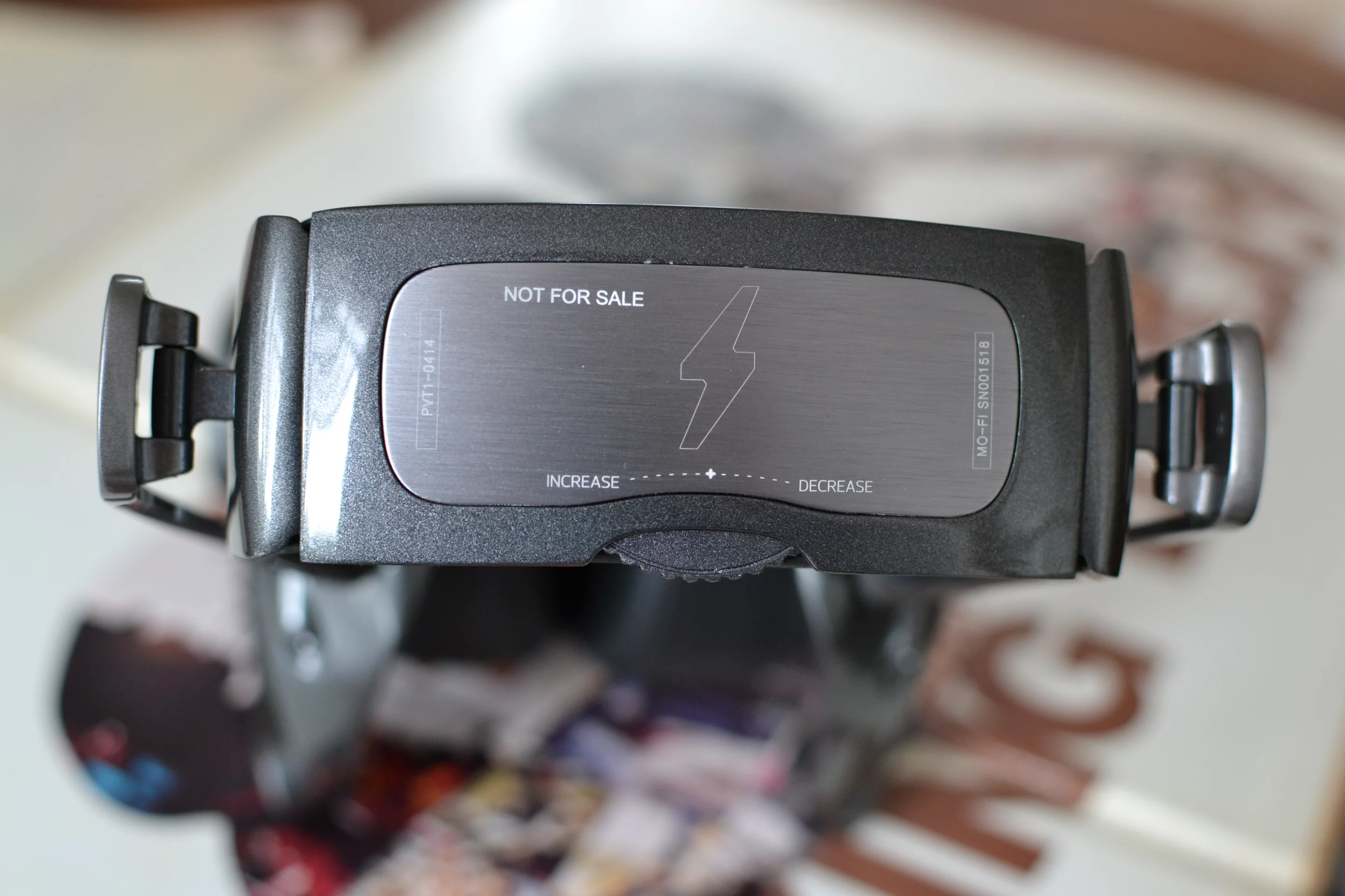 An adjustment wheel on the headband allows a user to fine-tune the amount of pressure against the head (Photo: Paul Ridden/Gizmag)